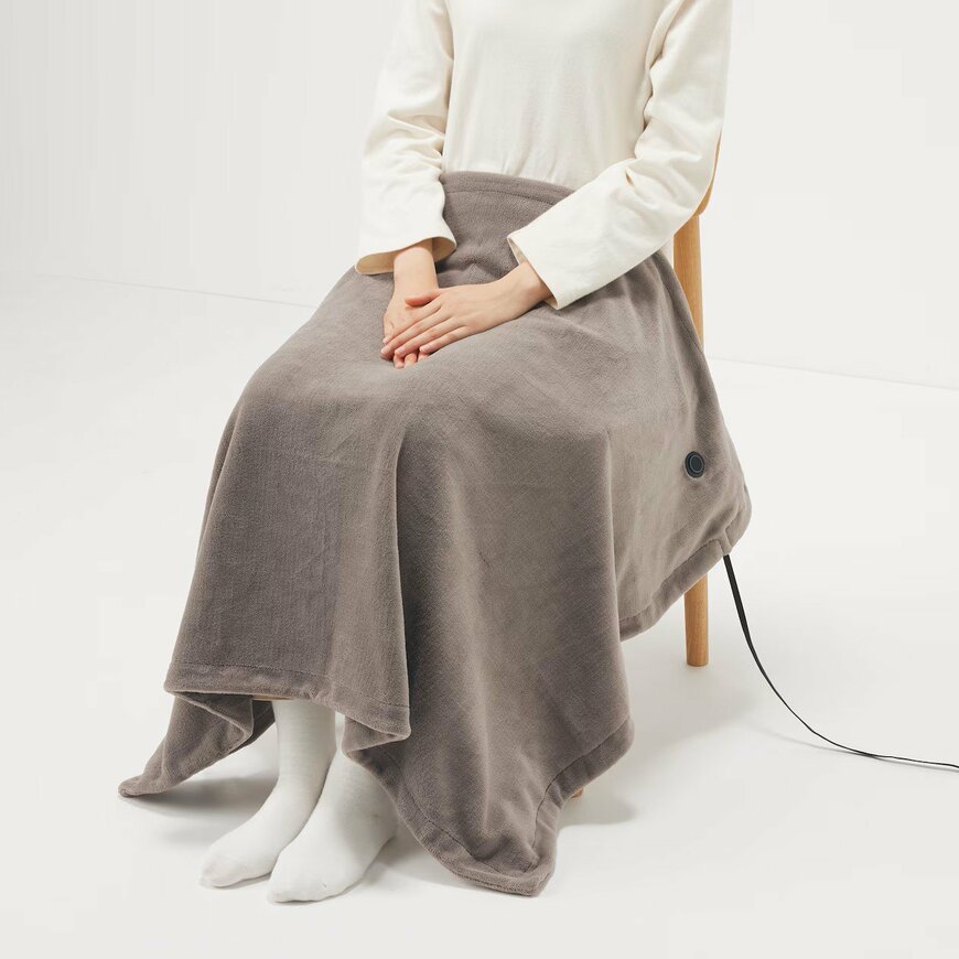 出所：無印良品公式　洗えるUSBブランケット