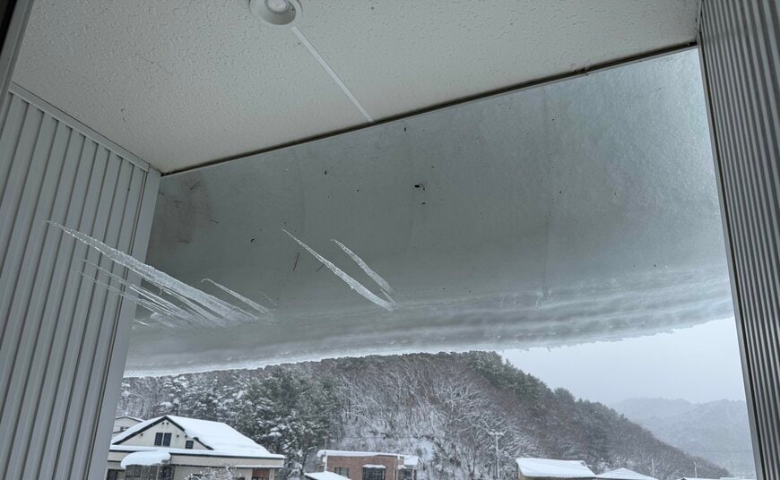 横向きのツララ