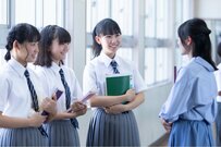 「世帯年収1200万円以上」子どもの学費はいくらか【私立と公立】幼稚園～高校までどれだけ違うか確認