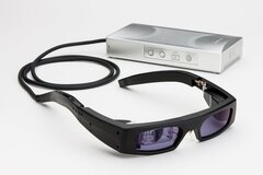 「網膜に直接映像を投影するスマートグラス」が一般受注開始