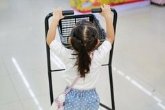公共の場で子どもが注意されて感じた「落ち込む言い方」と「ありがたい言い方」