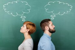 上昇する未婚率、「独身者のお金の不安」を40代の未婚男女に聞く