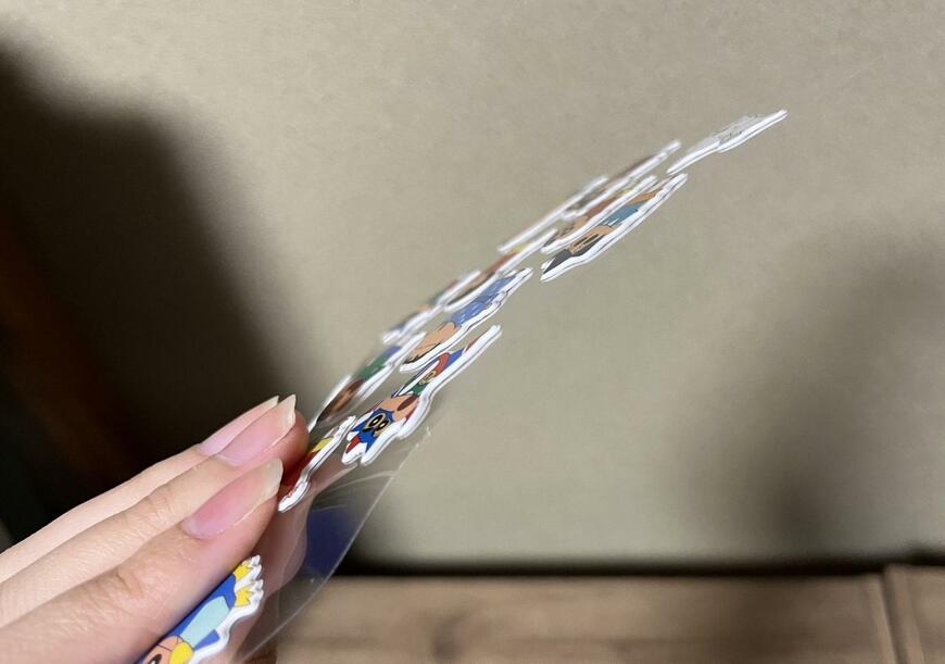 筆者撮影（セリア、クレヨンしんちゃんシールがいっぱい）