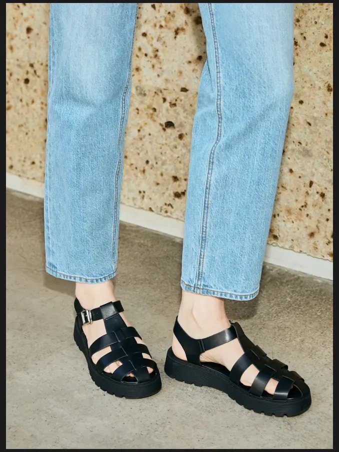 画像出典：GU公式