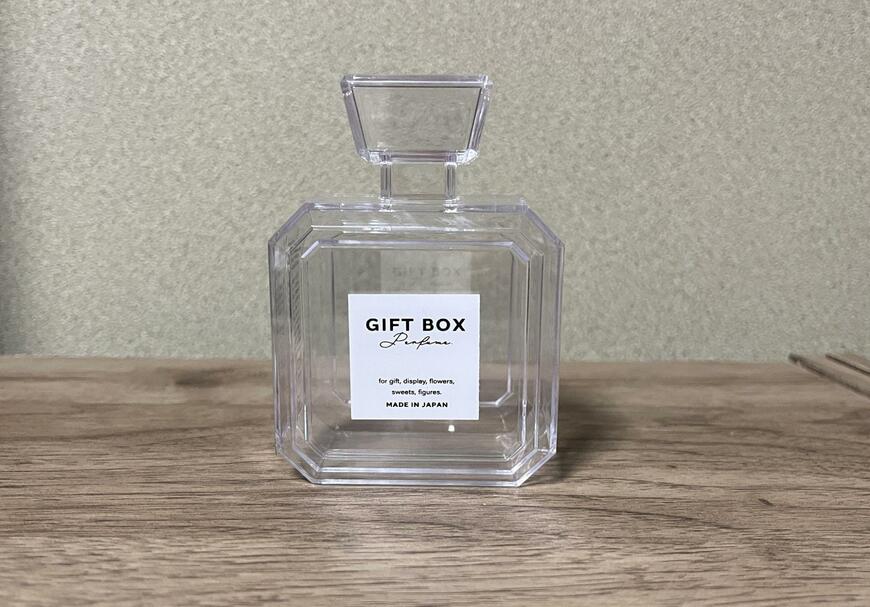 セリア、ギフトボックス 香水型 クリア写真