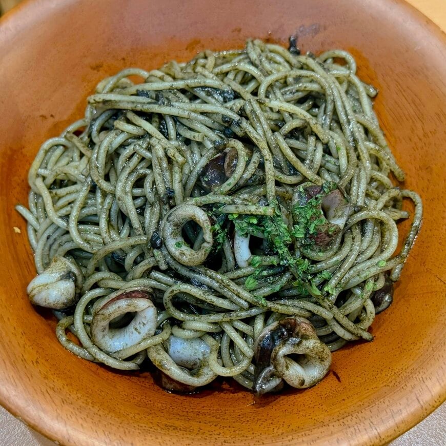 リニューアル後のイカの墨入りスパゲッティ