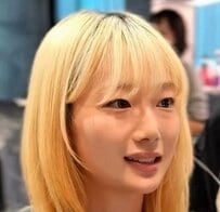 女性「就職前に赤にしたい」　ヘアカラーで大変身！ツヤ感のあるレッドカラーでより魅力的な女性に！
