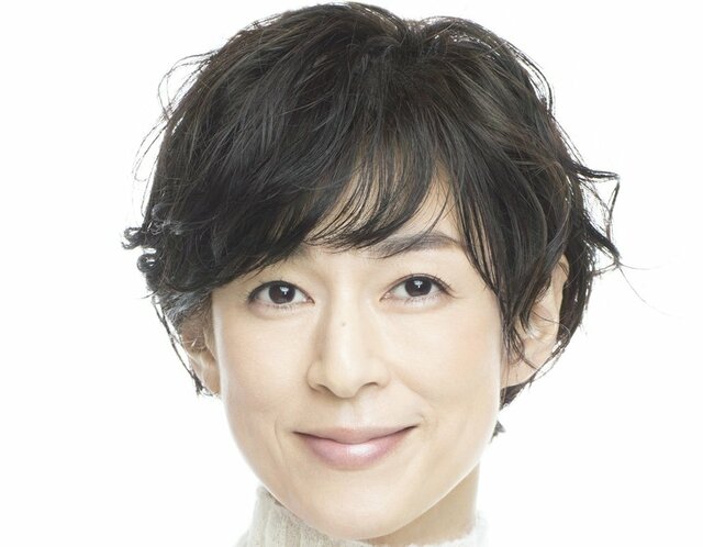 59歳 鈴木保奈美 スタイル抜群！上品な着物姿が大反響「お顔が小さい」「見惚れました」「凛とした佇まい」