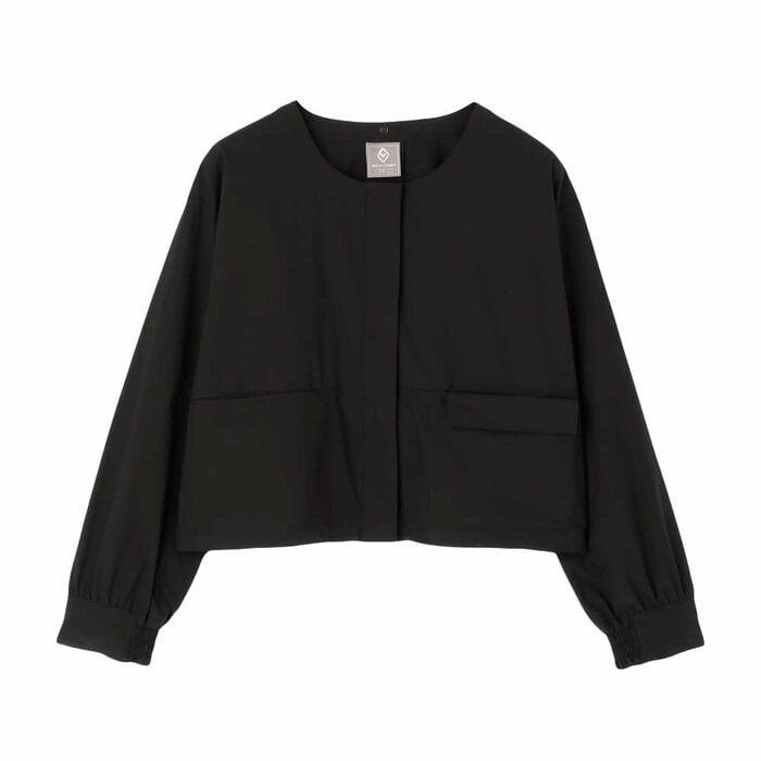 ファッションアイテムとしての完成度が高いのもこのブルゾンの魅力