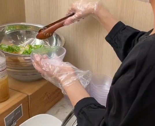 ホテルの朝食ビュッフェでは野菜を多く取りがちになる？「普段は食べないメニュー」に思わず納得してしまう