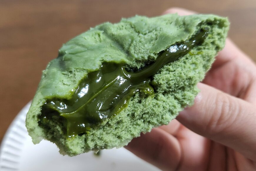 出所：筆者撮影（ローソンの「濃厚抹茶ショコラまん」）