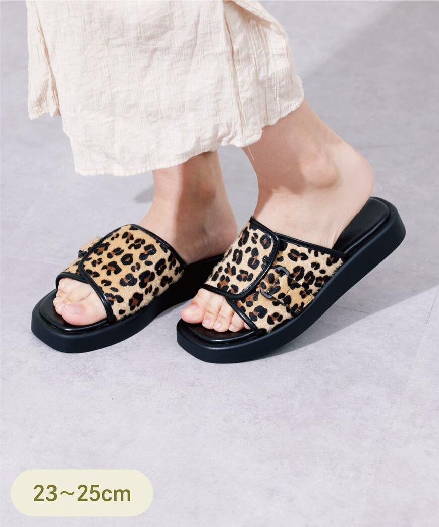 3COINS 、アニマル柄厚底サンダル画像