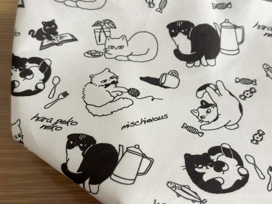 キャンドゥの猫デザイン「保冷・保温ランチバッグ」