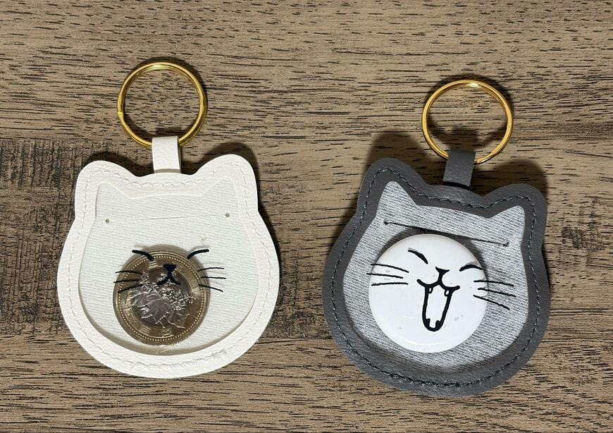 セリア、合皮 ねこの毛チャーム GY&WH商品画像