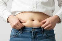 「脂肪肝」でも生命保険に加入できる？診査基準と加入しやすい保険を専門家が解説