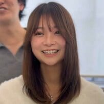 「可愛い！」1年半髪を伸ばした女性がショートで大胆イメチェン！「めっちゃいいです」と大満足の笑顔