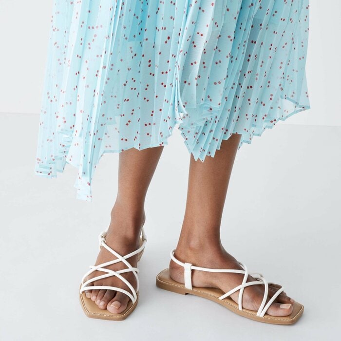 ユニクロ公式 ナローストラップサンダル