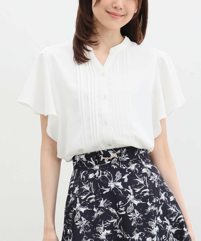 ピンタックブラウス