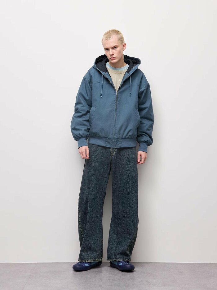 サイズはXS、S、M、L、XL、XXL、3XLの7種類