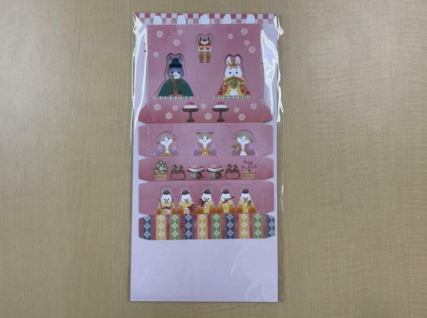筆者撮影（キャンドゥ、組み立てディスプレイ ひな壇 うさぎひな祭り柄）