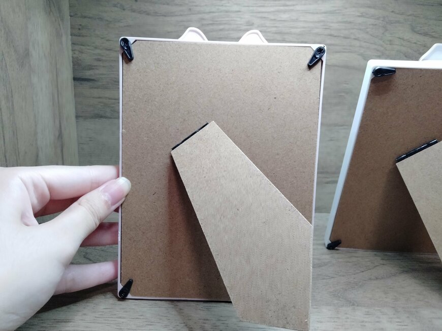 筆者撮影（セリア、フォトフレーム　ゴールドリボン）