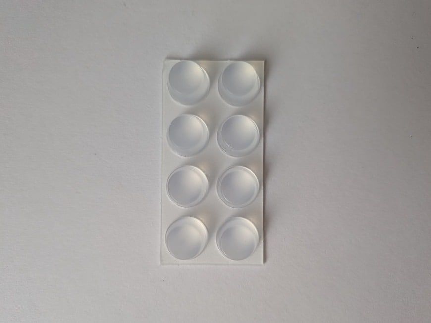 「中には高さ約8mmのアイテムが、8つ入っています。」