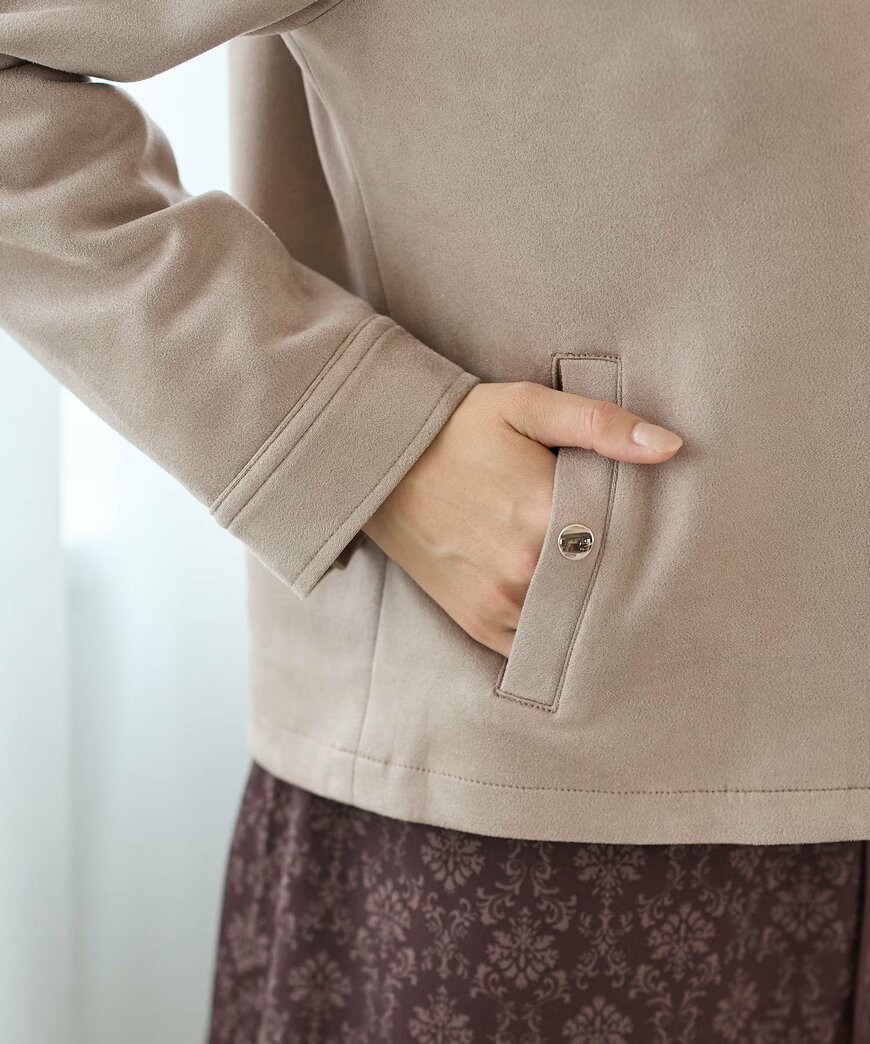 出所：ハニーズ公式　スエードブルゾン