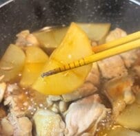 海外旅行帰りの彼氏のために作る【和食弁当】定番の「卵焼き」や味のしみた「鶏大根」を詰めたお弁当がたまらない…