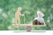 【税制改正】2024年度より年金や給与から〈森林環境税〉が引かれる！？対象者や課税額は？