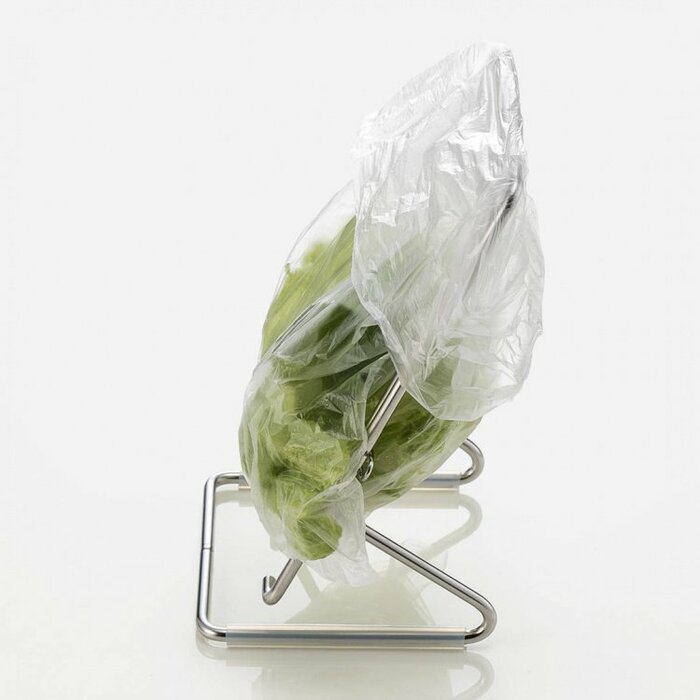 使わないときには、折りたたんでコンパクトに収納可能