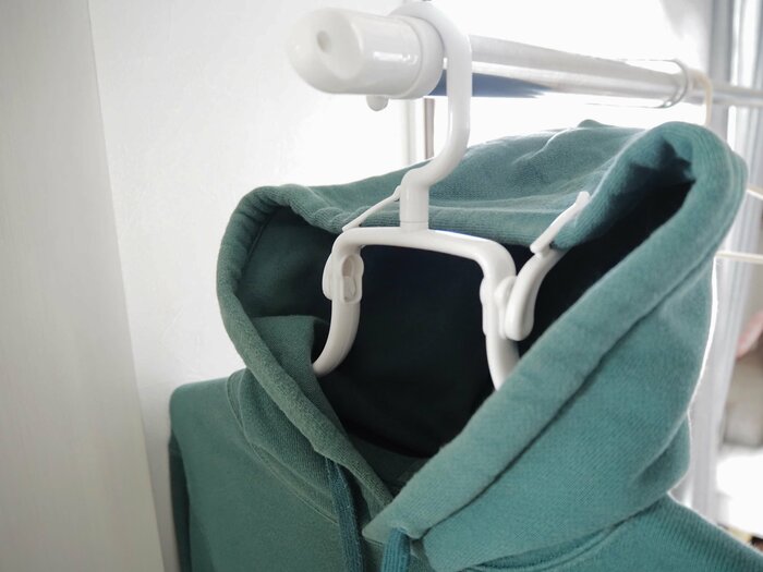 クリップで固定すると、フードがずれて落ちてくることもないので安心