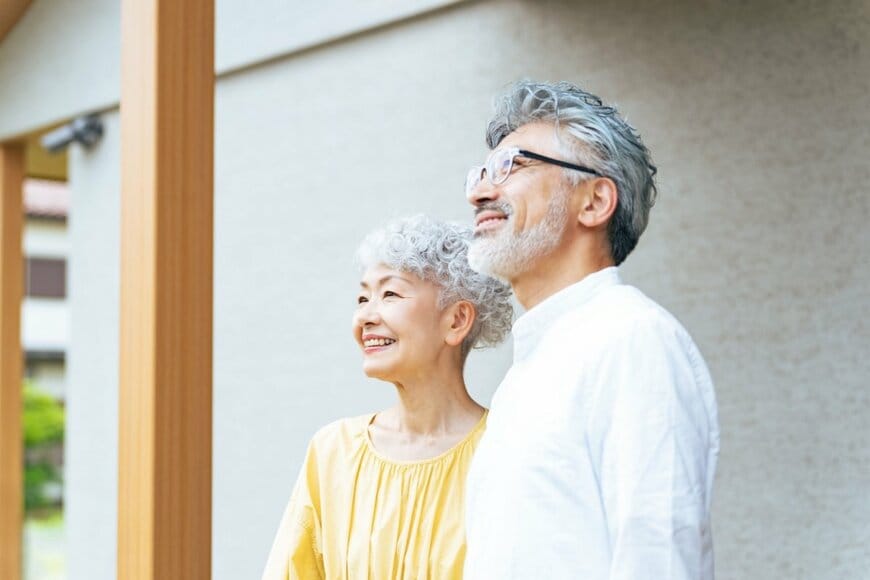 65歳以上の無職世帯「みんなの平均貯蓄額・月の生活費・年金月額」はいくら？みんなの平均を参考に2026年の貯蓄計画を