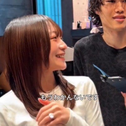 「こだわりはない」という女性がカットとカラーでイメチェン！レイヤーとレッドカラーで動きと深みがアップ！