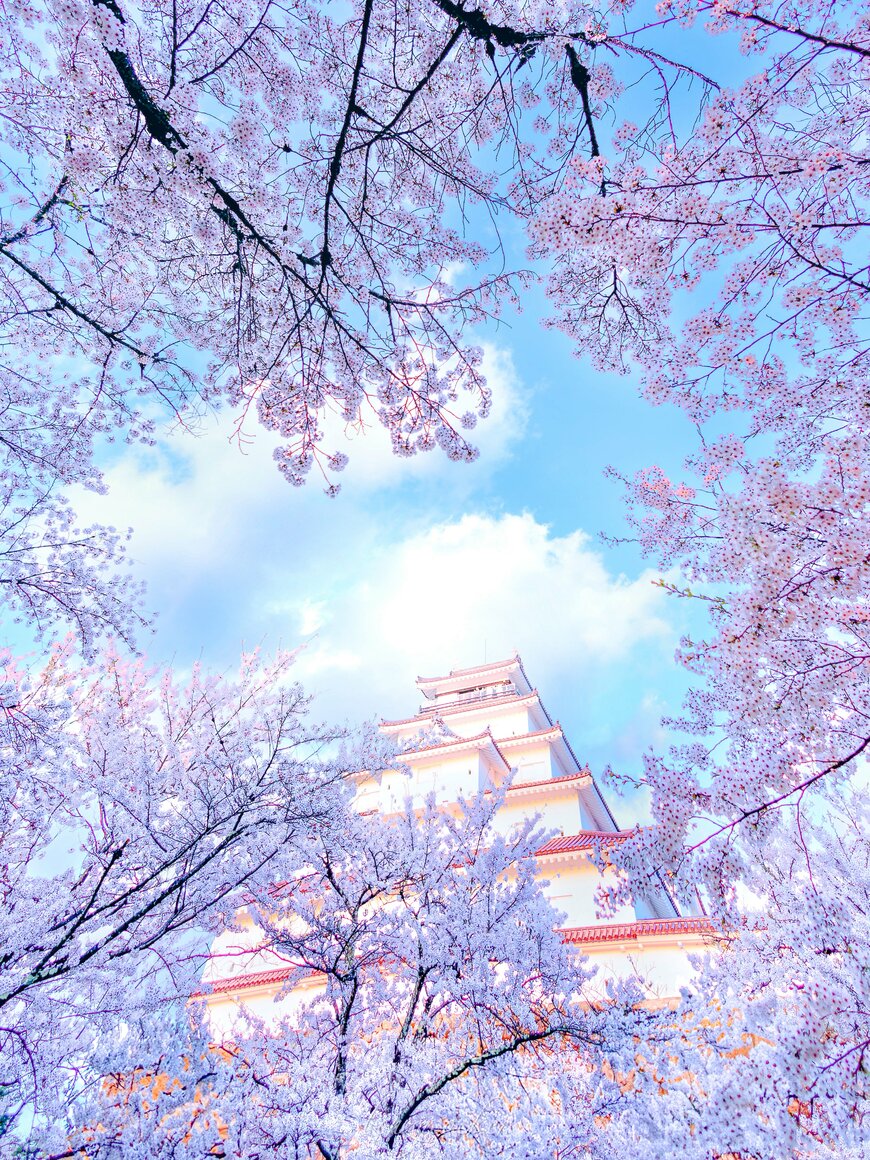 ハート形の向こうに会津若松城が!