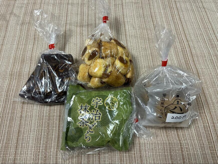 購入したのは武蔵の森クッキーことり5枚入り250円、武蔵野日誌300円、宇治抹茶どら2個入り250円、六社万頭3つ入り200円。