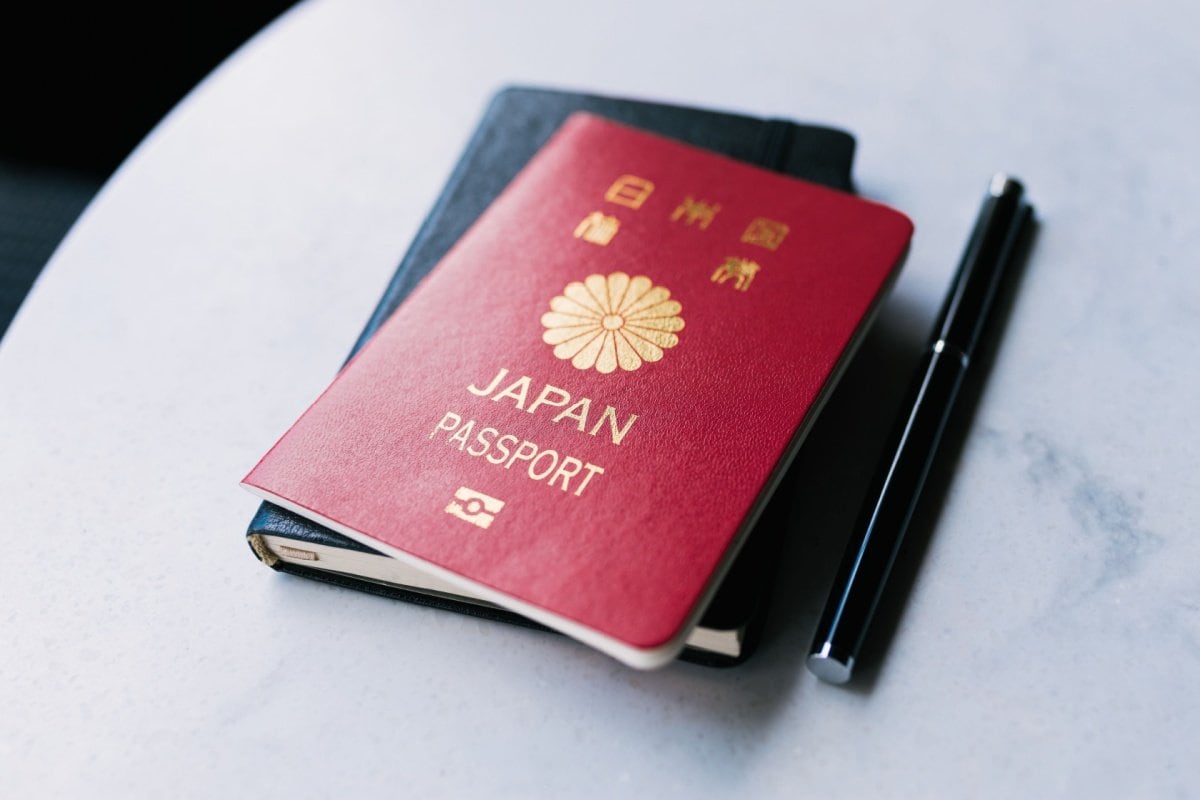 空港でパスポートを読み取れない？ 「保管時に一緒に入れてはダメな