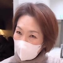 【大変身】後頭部のボリュームに悩む女性が大胆イメチェン！「わー嬉しい！」と仕上がりに大喜び。