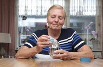 シニア女性の貯蓄額とは？老後の蓄えをやってこなかった50代、60代の女性の声