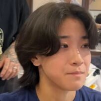 ボーイッシュ女子が「サーフカール」でイメチェン　クールな変身姿が話題に