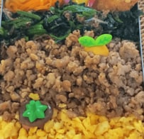 お弁当の中に隠れた「収穫できるおかず」とは…？楽しすぎる【アイデア弁当】が話題です