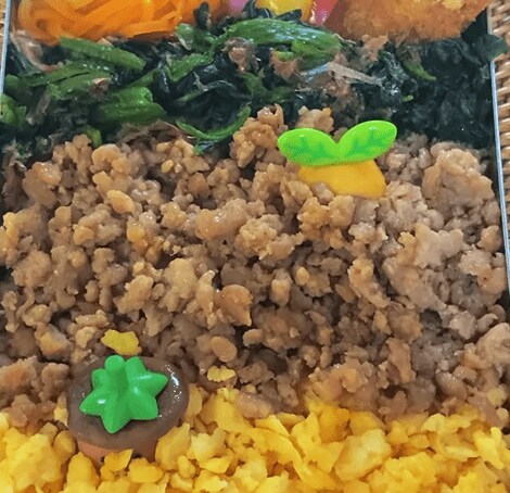 お弁当の中に隠れた「収穫できるおかず」とは…？楽しすぎる【アイデア弁当】が話題です