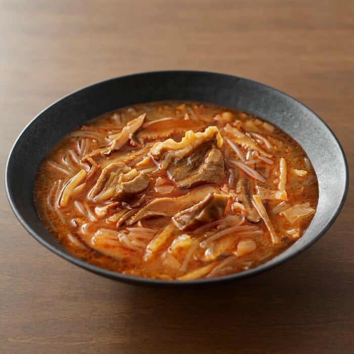 花椒や唐辛子のピリッとした辛さがクセになる、食欲をそそるスープ