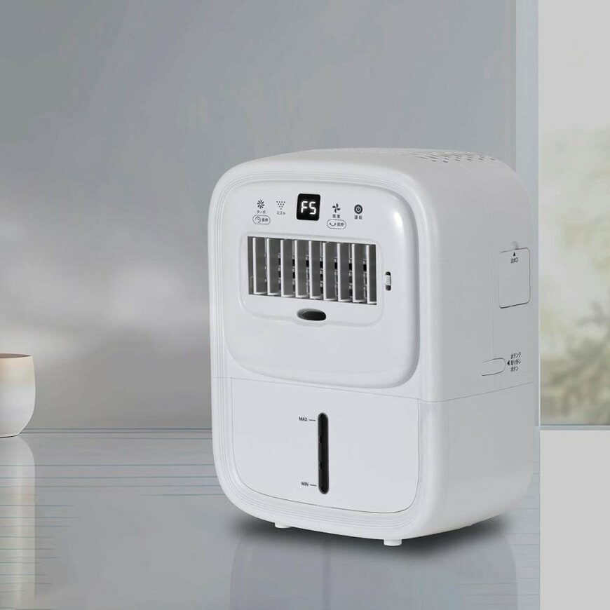マイクロミストを発生させて風と一緒に送り出す噴霧機能付き