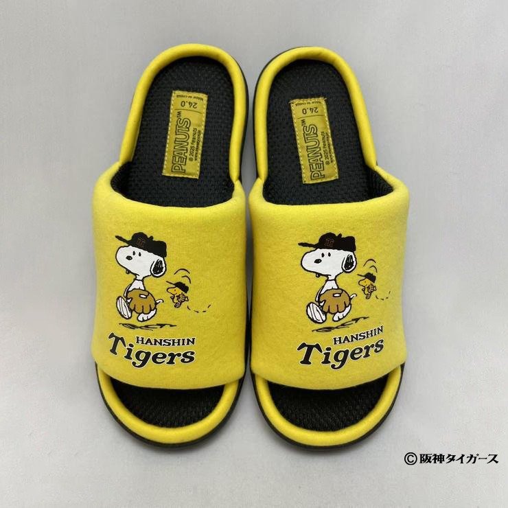 出所：しまむら公式　サンダル（PEANUTS×阪神タイガース）