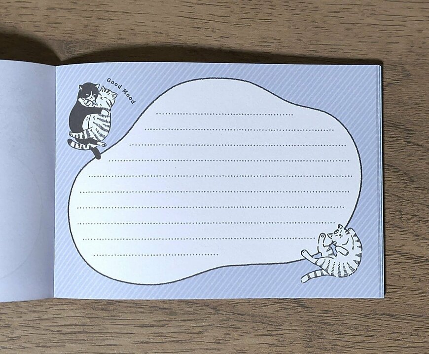 筆者撮影（セリア、A6 メモ帳 60枚 スケッチねこ柄）