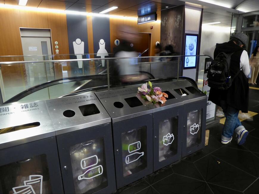 心斎橋駅の改札内で撮影された光景