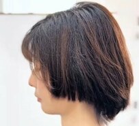 「後ろがペタっとなりやすい」ことが気になる女性がプロの技で…髪を軽くして〈フェミニンなショートボブ〉に大変身