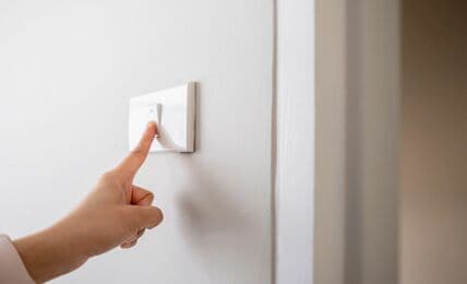 「電気代支援が終了へ」11月の請求は高くなる？待機電力で年8835円節約の試算