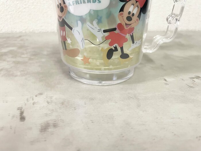 スタッキングタイプのコップなので、同じ種類のコップと重ねることが可能