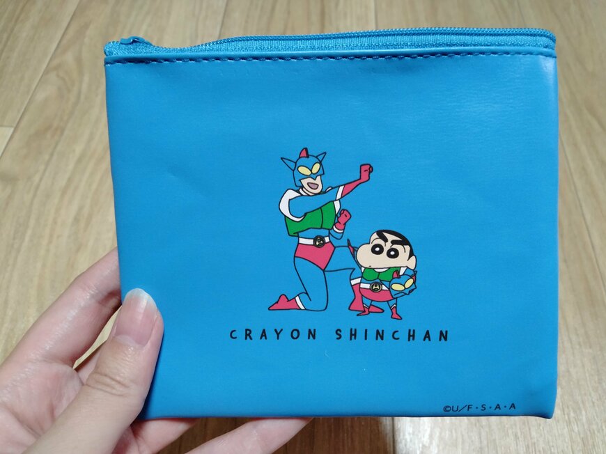 出所：筆者撮影（ダイソー×クレヨンしんちゃんのポーチ）
